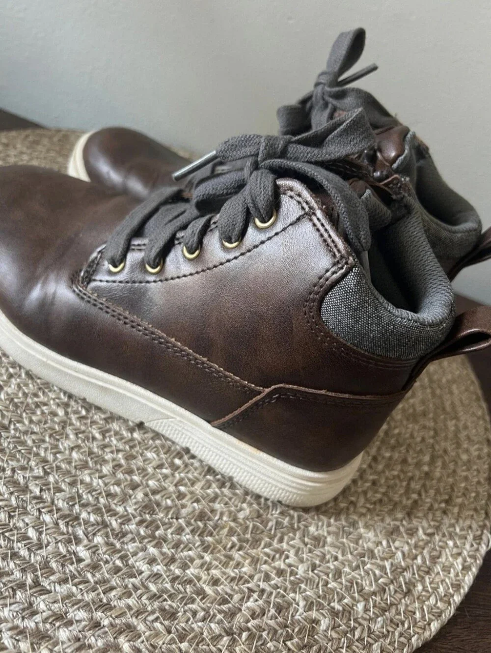 Cat & Jack Tennis Boots for Boys, Brown, Size 1. Kids shoes .